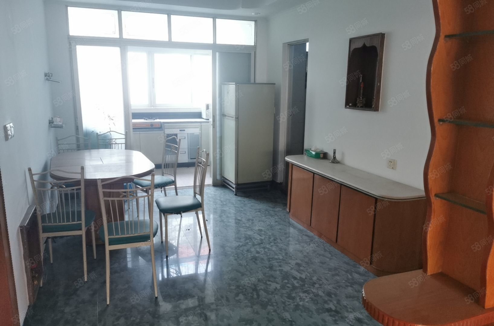 金田花园3室2厅2卫130㎡东58万