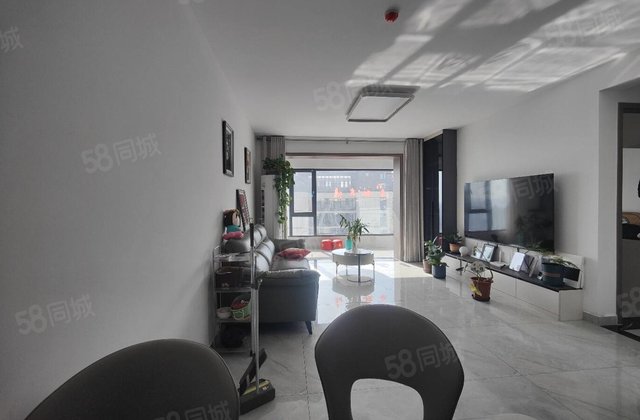 万达南邻 江山印 精装婚房 三室两厅两卫双阳台 带车位储藏室