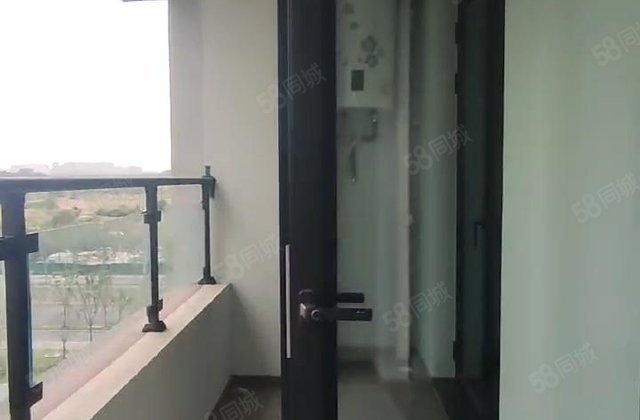 一城市芳华 独梯独户 三室两厅 6楼 带车位和储 好户型