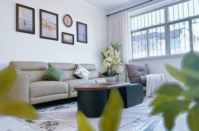 铁塔 煤厂小区 精装三室两厅两卫 随时看房