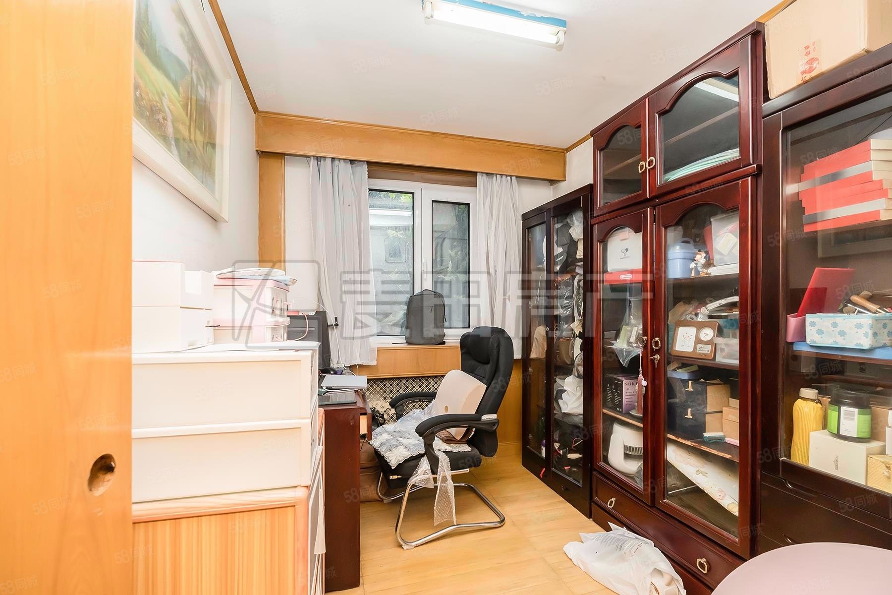 環(huán)山村小區(qū)3室1廳1衛(wèi)93.8㎡南北319萬