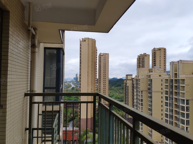 【18图】东贝佳苑毛坯三房边户南北通透三阳台低价急售,金山大道-黄石