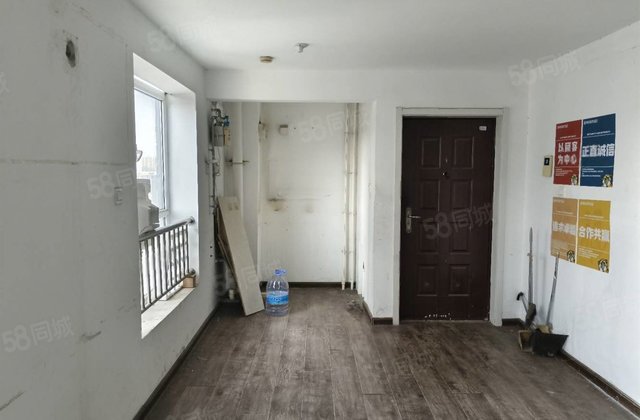 新上当代国际复试！上下160平！双阳台民水民电！有钥匙随时看