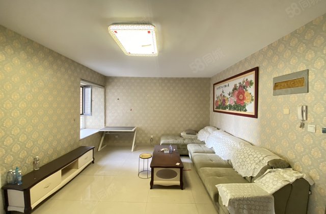 万达 车站 康城  电梯婚房 中间楼层 两室朝阳    送储