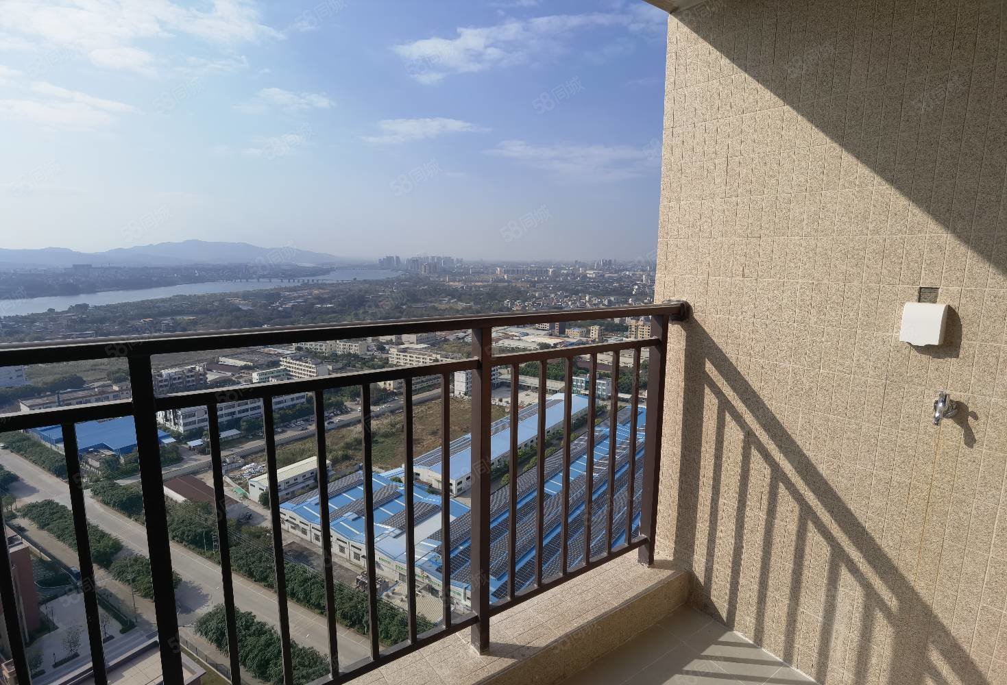 【10图】龙光城 三期 全江景 94平方三房 53.8万,龙光城-河源58同城