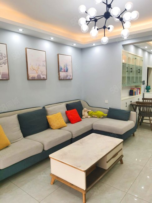 次新电梯洋房 湖景房环境好 漂亮精装家电家具齐全老证,万博玖珑湾