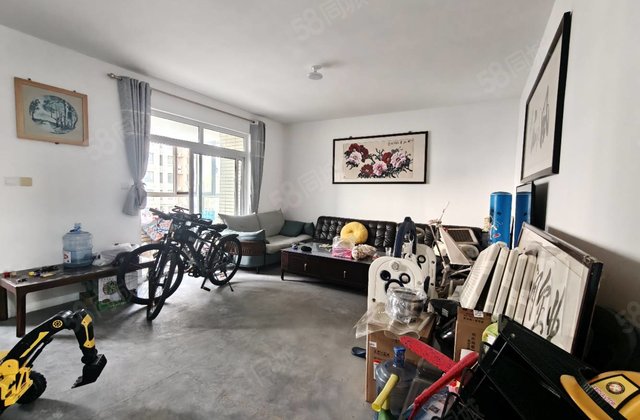 金柱绿城！ 前排！三室两厅！可看湖景！