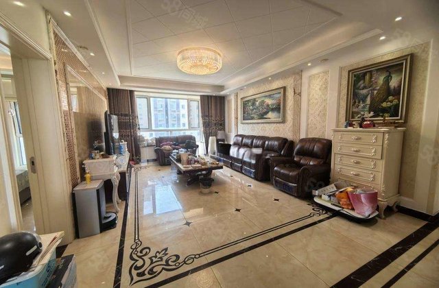 龙湾二期电梯洋房 4室2厅2卫 精装修 车位 储藏室