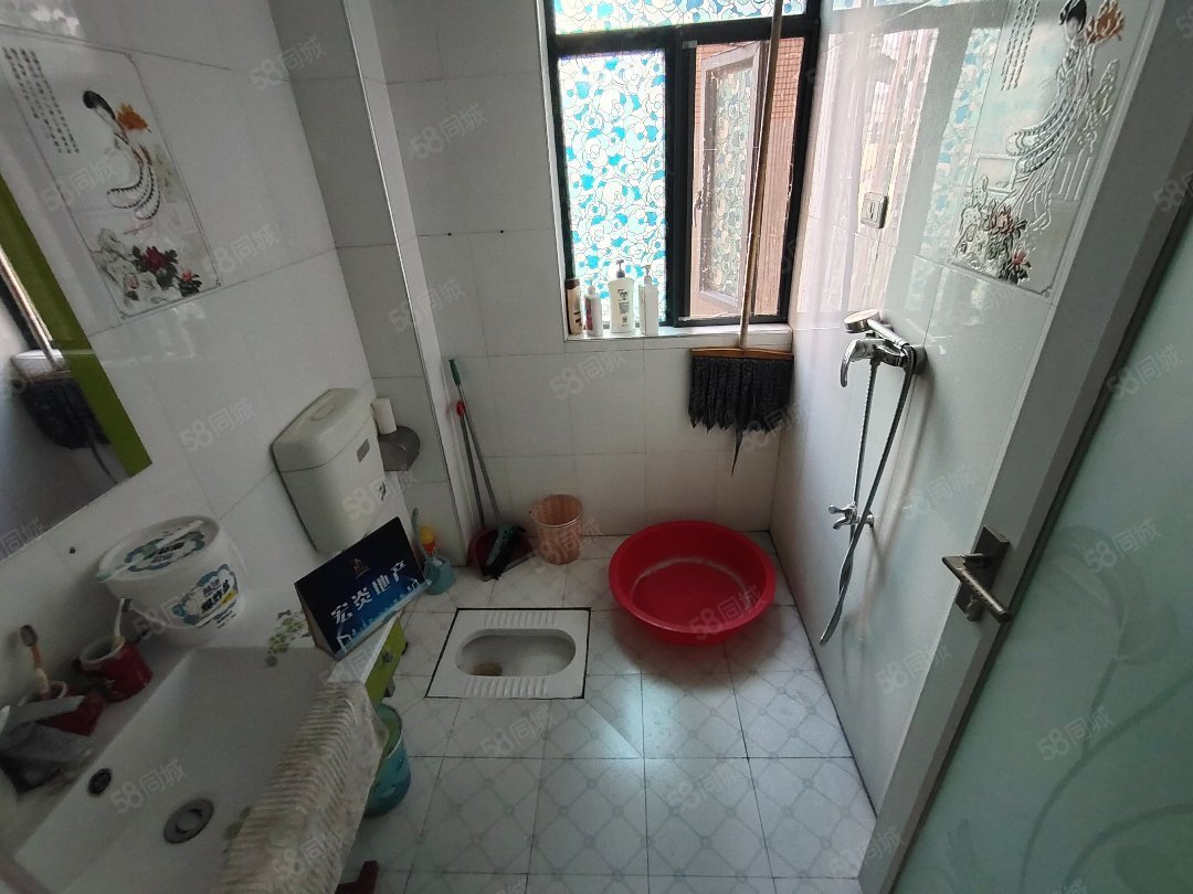 维多利亚3室2厅1卫112㎡南北73.8万