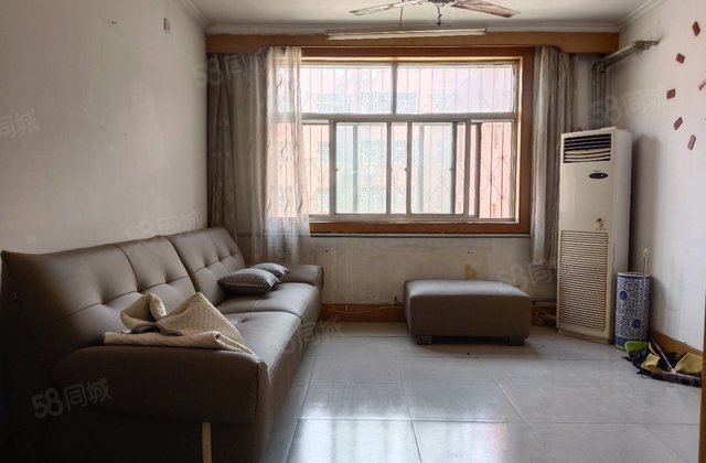 市医院      兴华路 单位家属院 月供两千多 随时看房