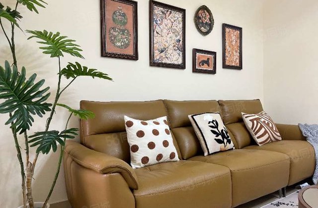 荣盛锦绣香堤 三室 精装修 楼层好 视野无遮挡