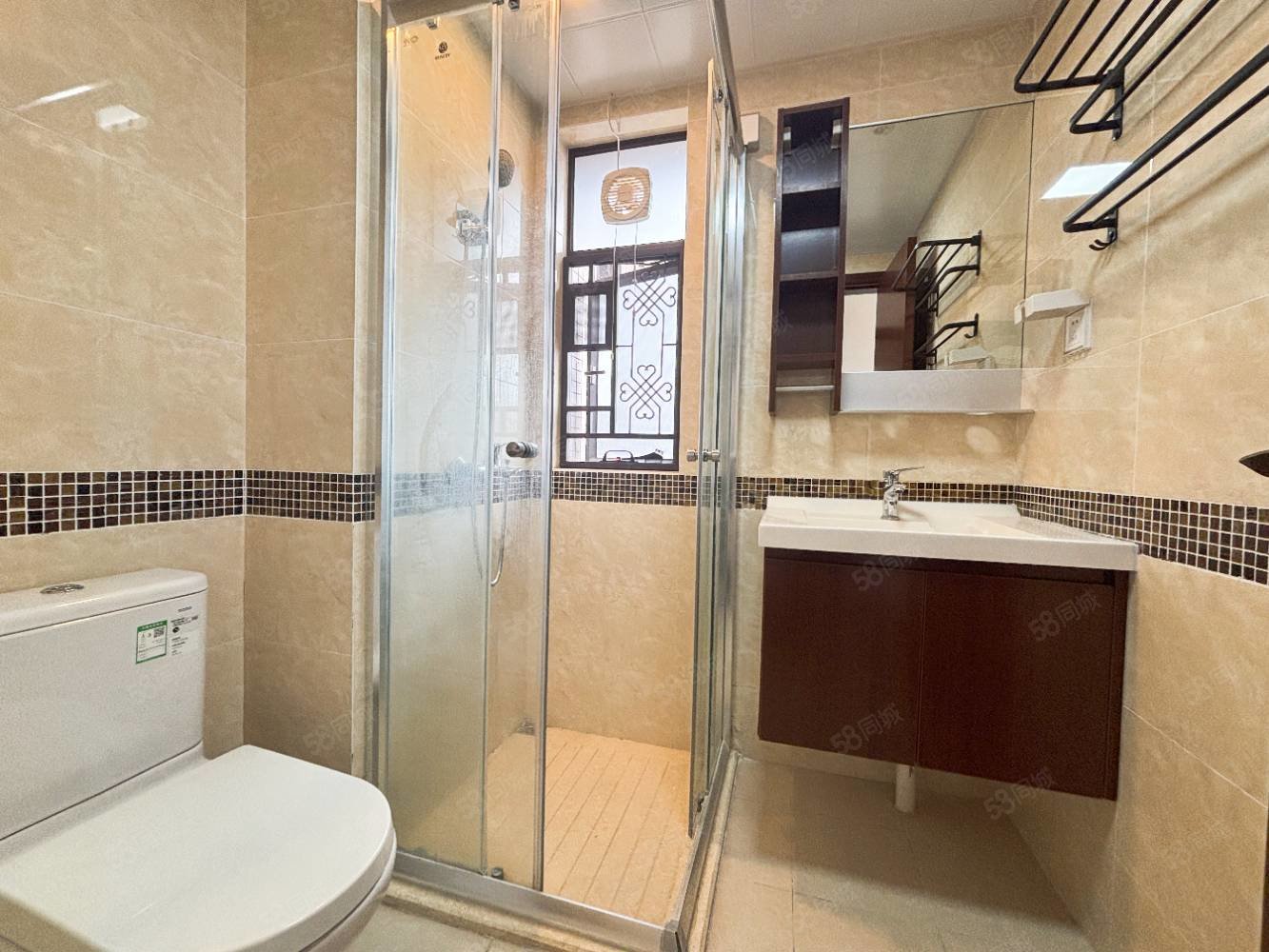 保利大都会3室2厅2卫100㎡南北67万