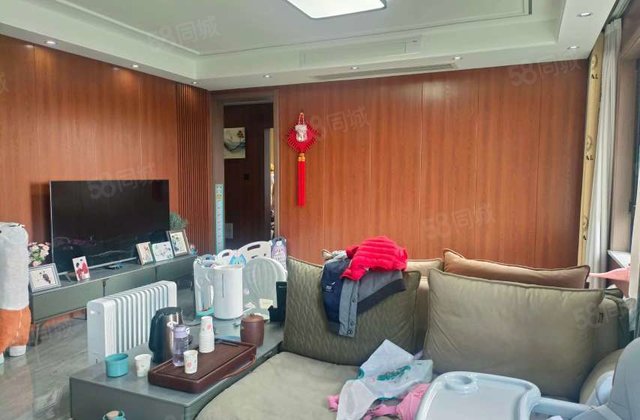 绿城百合新城 4房 周边配套完善