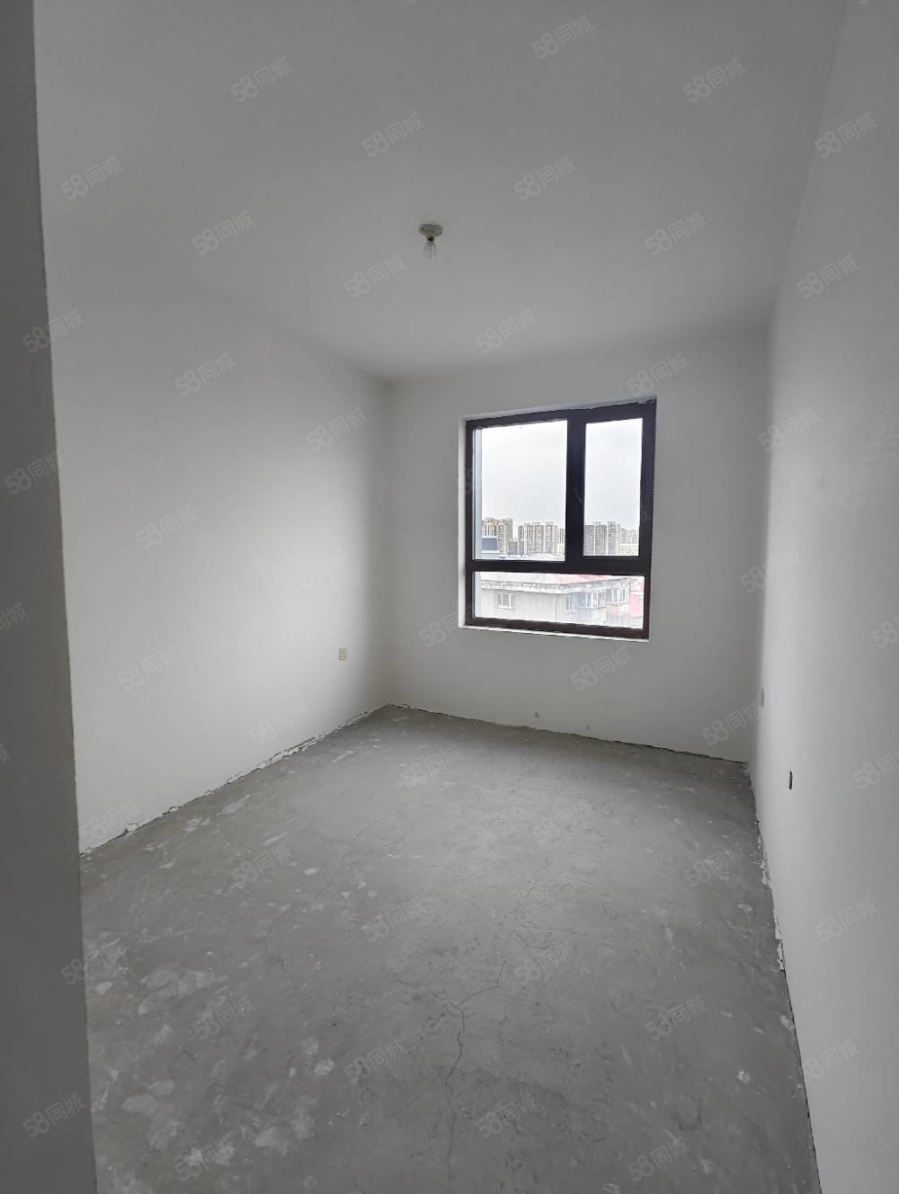 锦江丽都3室2厅1卫101㎡南北56万