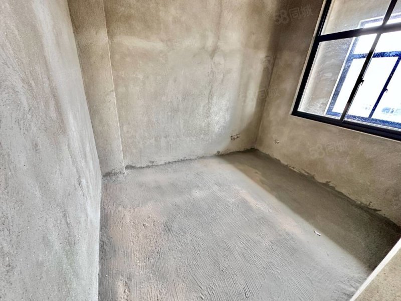 翡翠茗苑3室2厅2卫115㎡南北88.9万
