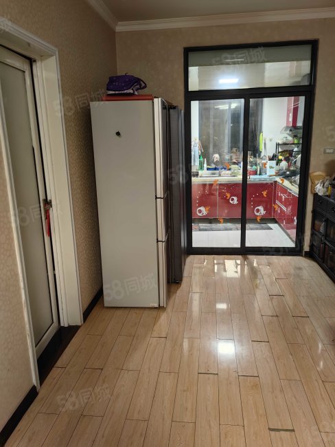 蔚蓝新都(南区)3室2厅2卫113㎡东40万