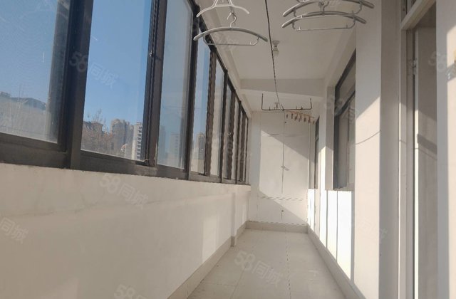 急售，三阳台，无遮挡，采光刺眼，三室朝阳，万达旁