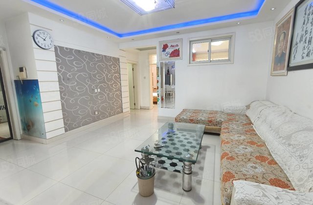 兴华路 风貌街光岳花园南邻 电梯地暖 70多