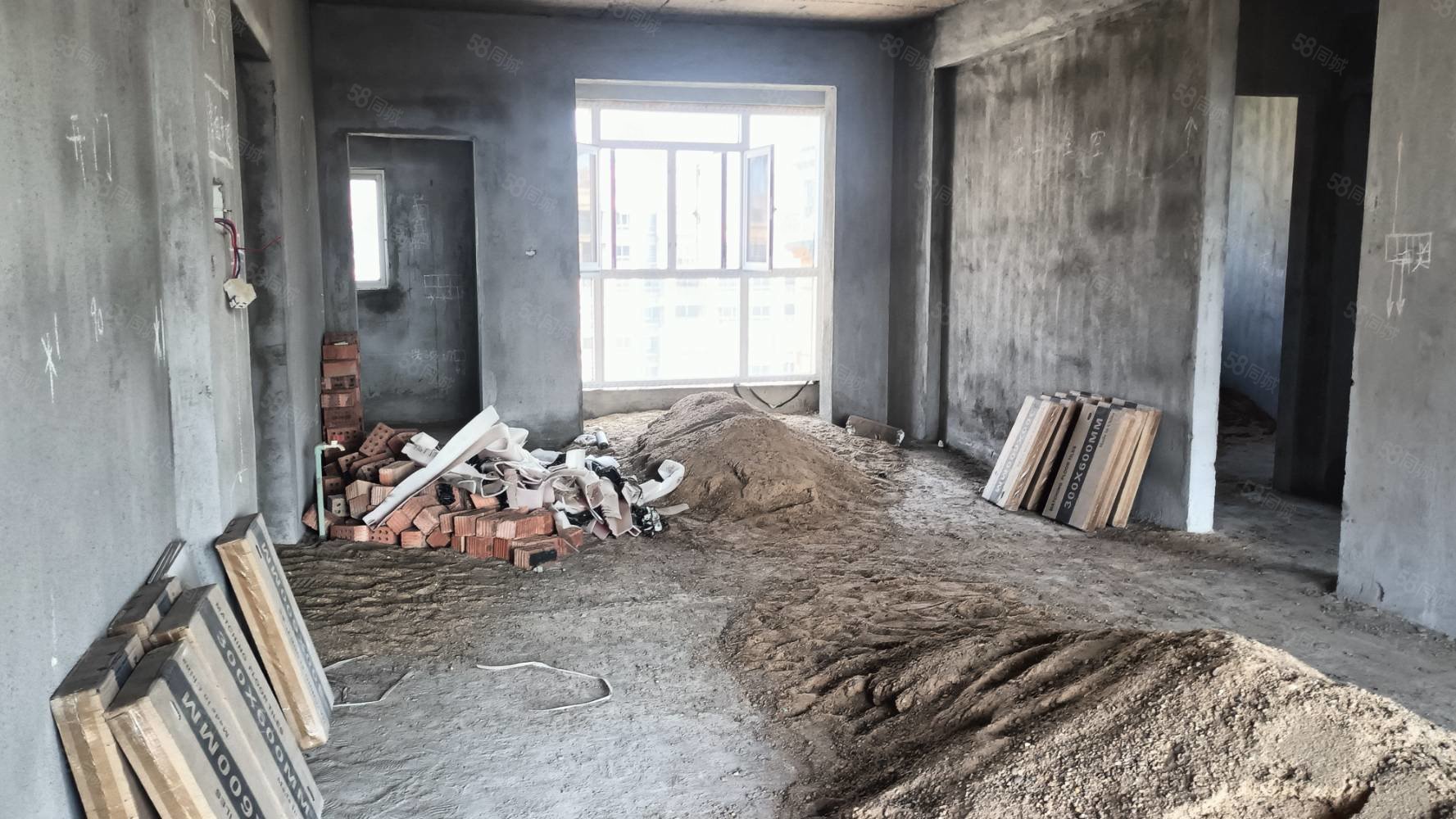 滨江御府3室2厅2卫124.5㎡南北55万