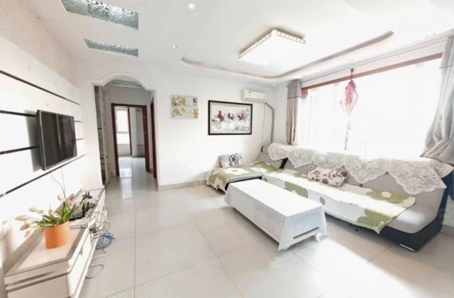 房东急售，锦绣家园，七中旁，三室两厅，边户，电梯地暖房