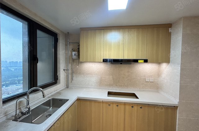 东昌天悦 南北通透 中间楼层 次新小区 装修好 正规商品房