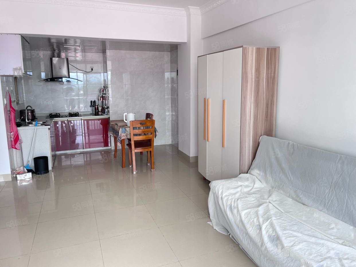 南洋广场1室2厅1卫66㎡南35万