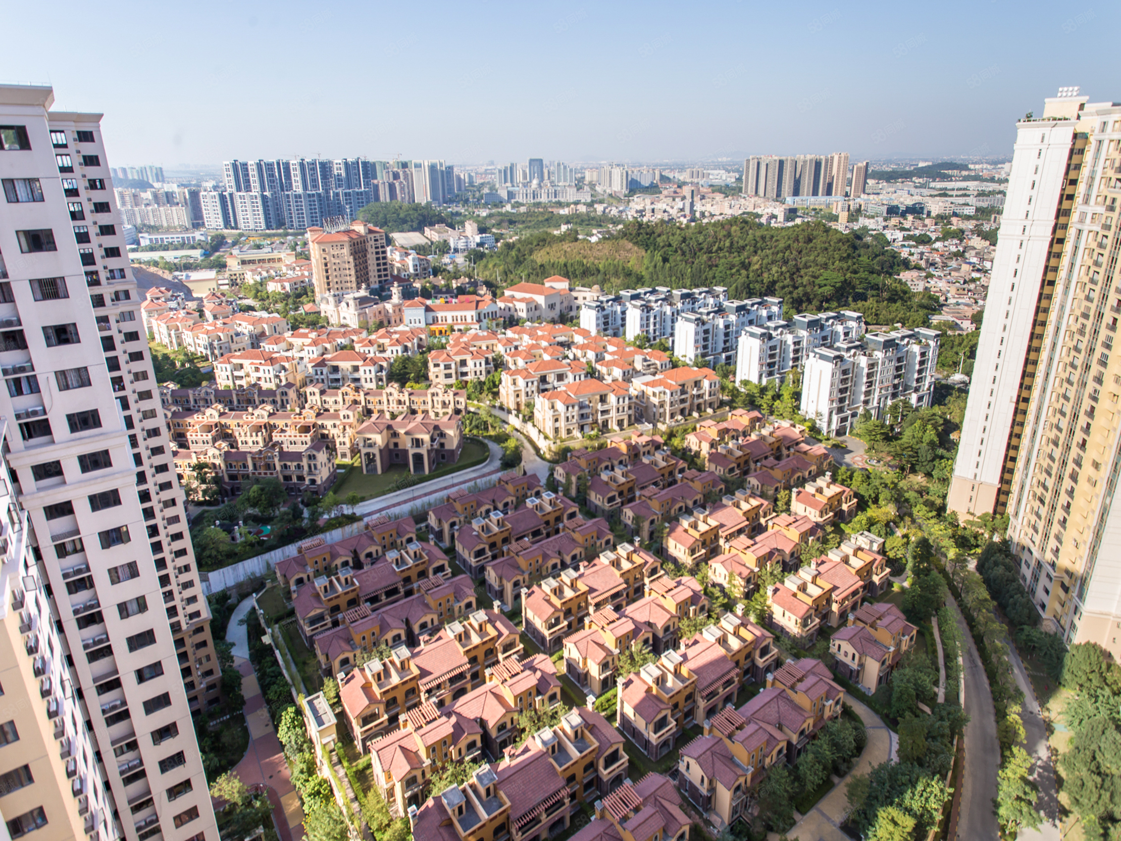 君华新城3室2厅2卫118.42㎡东西140万