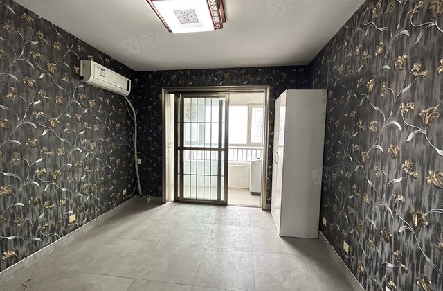 湖边 金柱绿城 南北通透可做三室