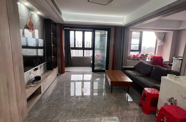 景瑞龙湖缇香郦城3室2厅124.71㎡218万二手房图片