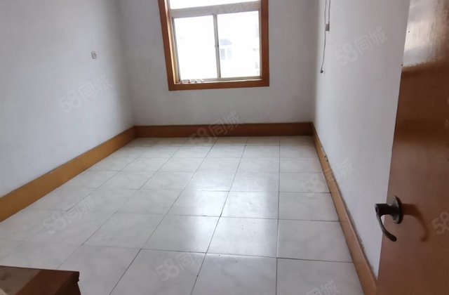 文轩本部:一中,外国语,电业局家属院,大三居停车方便