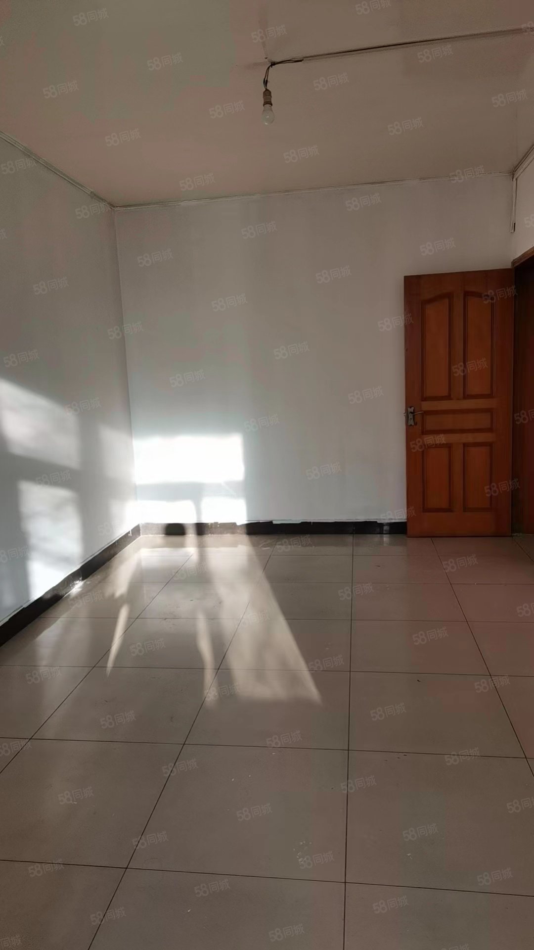 建國街一里2室1廳1衛(wèi)54.14㎡南210萬