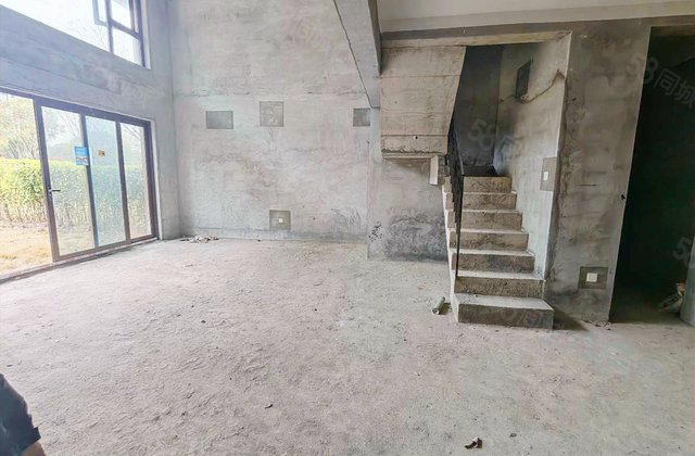 绿地麓湖郡4室2厅166㎡260万二手房图片