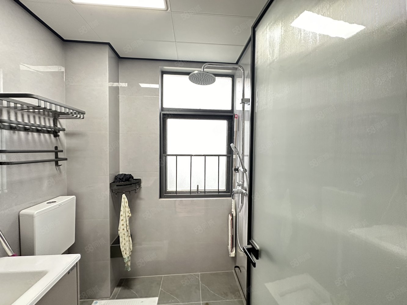 中央花园(高安)4室2厅2卫135㎡南北98万