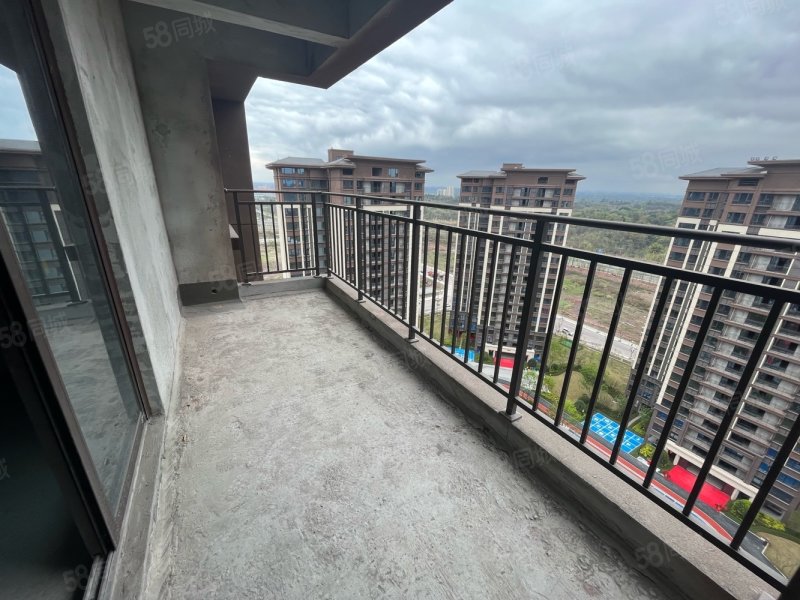 阳光玖州大园5室2厅2卫200㎡南83万