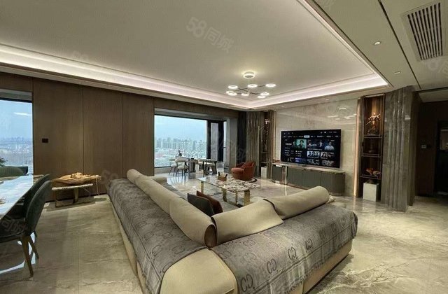 碧桂园翡丽湾 270平 大平层精装  送全屋家具家电 两车位