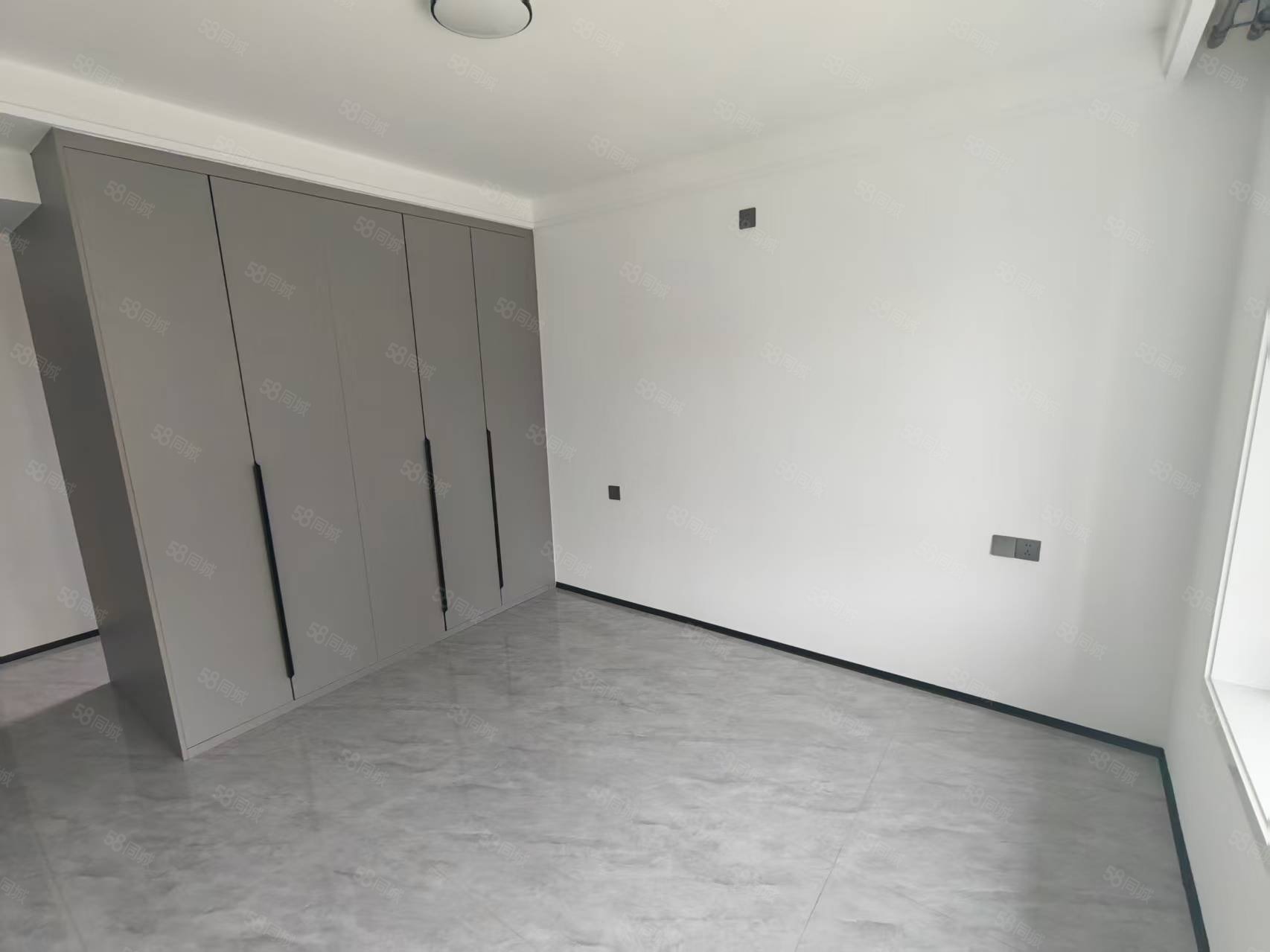 绿地斐勒公馆3室1厅1卫126㎡南85万