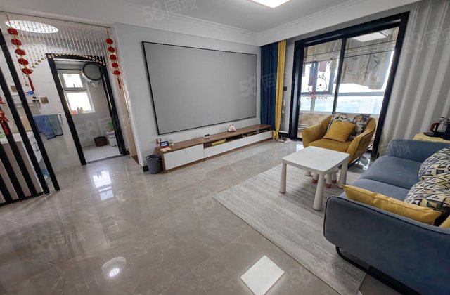 新上阿卡六期 精装修 带车位 婚房必看 双阳台  前排直接住