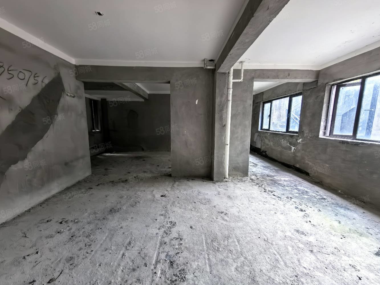 港中旅公元7室3厅2卫300㎡南北175万