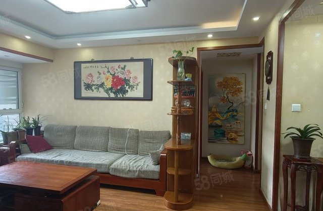 急售精装婚房 中间楼层 南北通透 三室两厅拎包入住