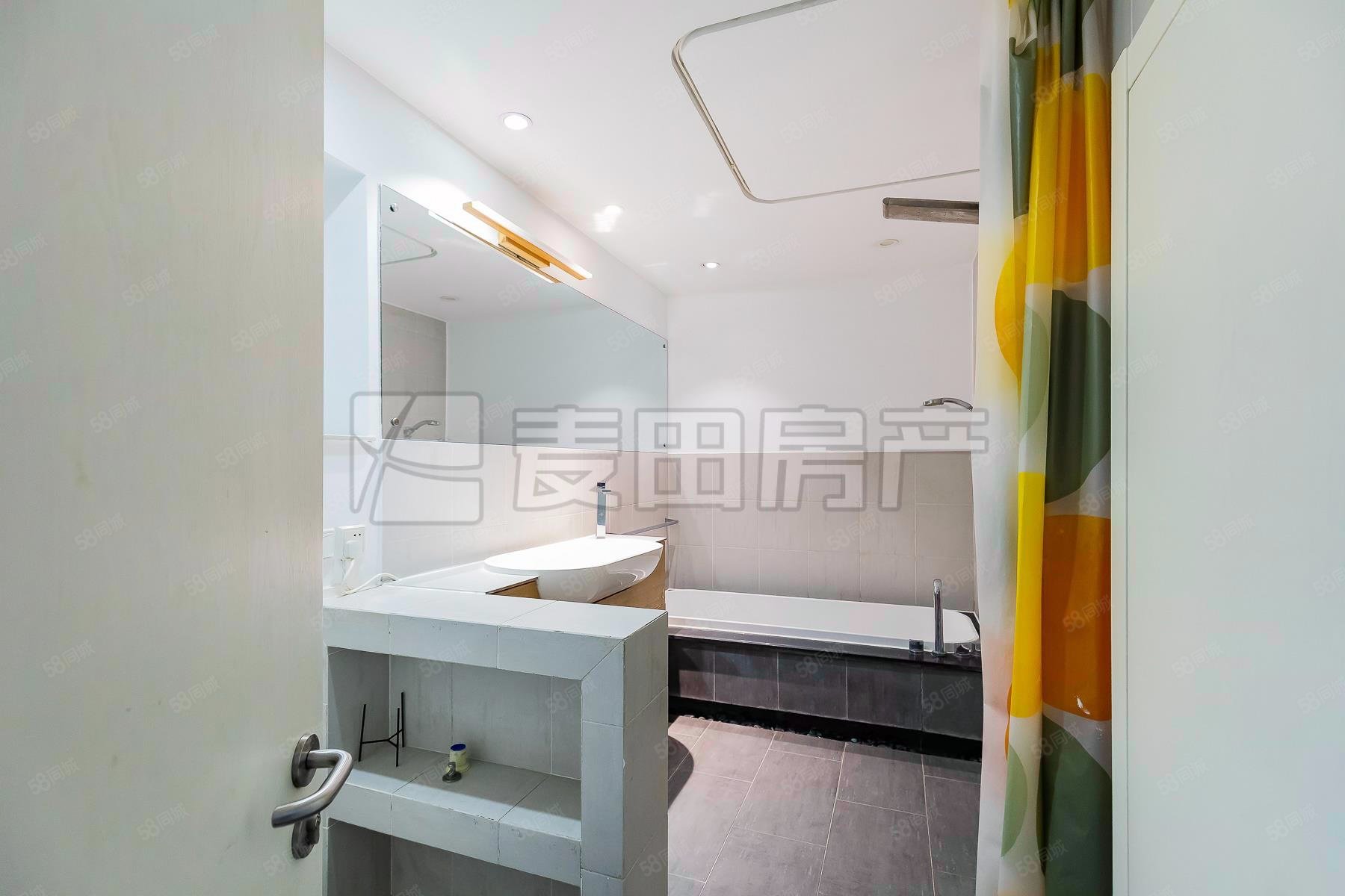 歐陸苑4室3廳3衛(wèi)232㎡南北2675萬