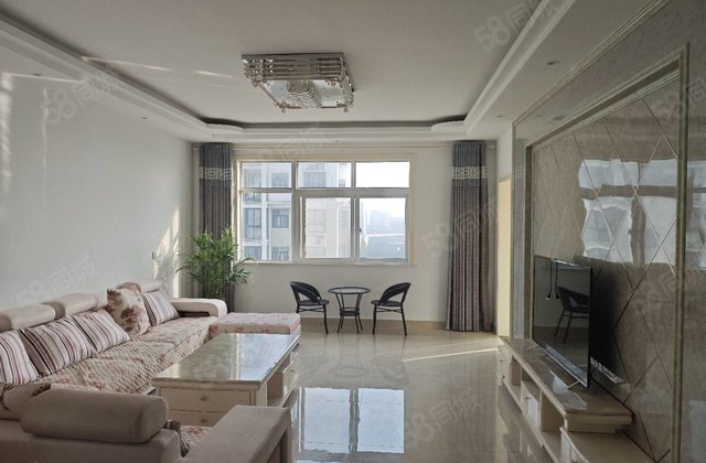 尚品国际城3室2厅145㎡69万二手房图片