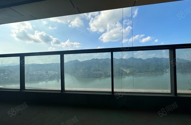 顺发富春峰景(公寓住宅)4室2厅231.66㎡618万二手房图片