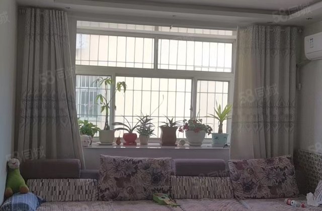 三楼边户停车方便，送家具，送地下室，价格可议，全款优惠。