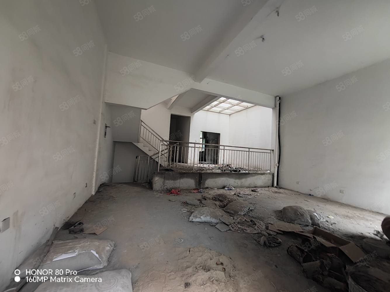 维也纳庄园5室2厅3卫278㎡南北208万