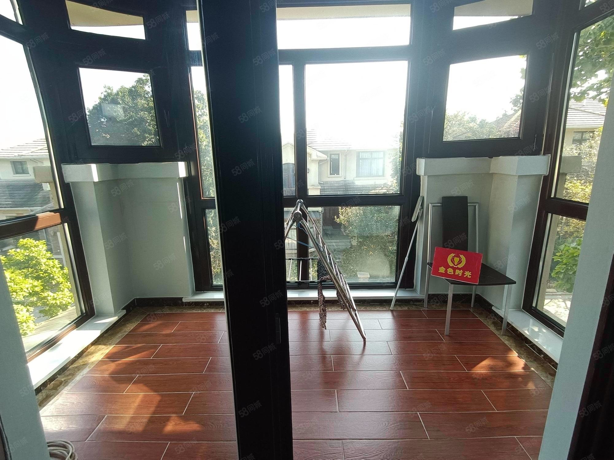 君山別墅6室5廳4衛(wèi)391.84㎡南北790萬(wàn)