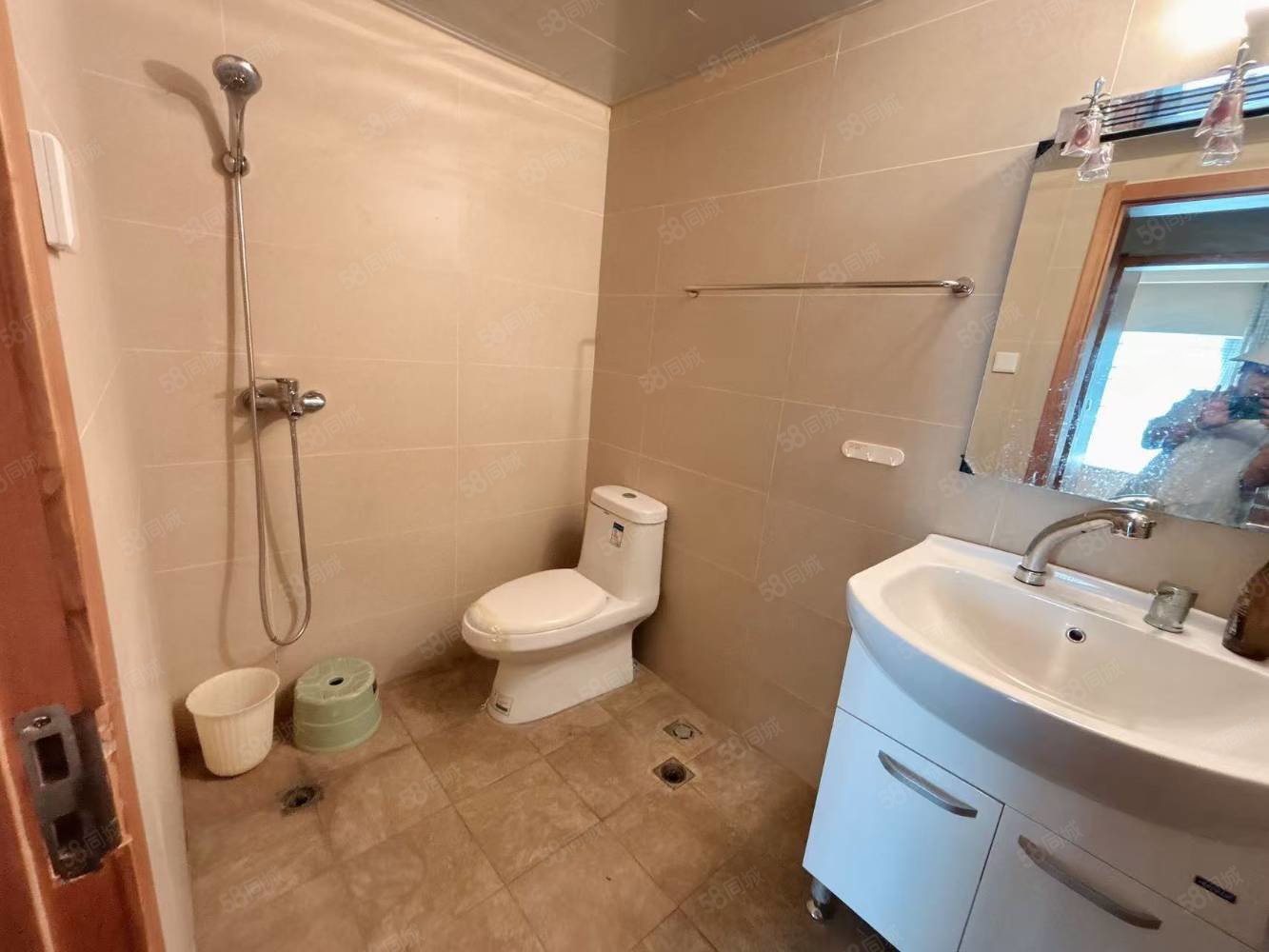 龙泉花园东苑4室2厅2卫151㎡东西93.8万