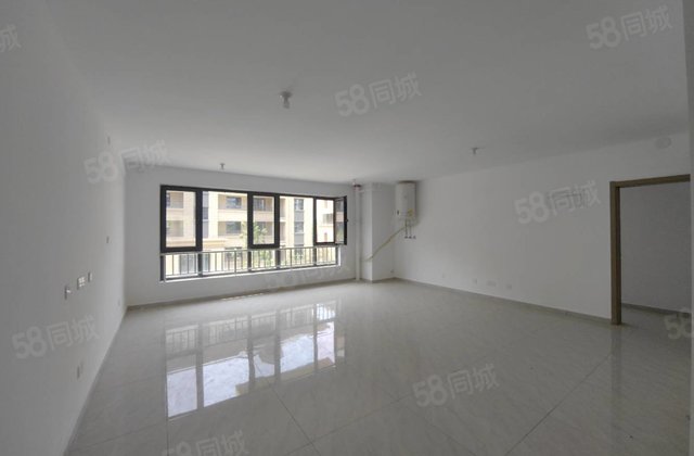 急售！新一中附近！小洋房！南北通透3室2厅2卫。送车储