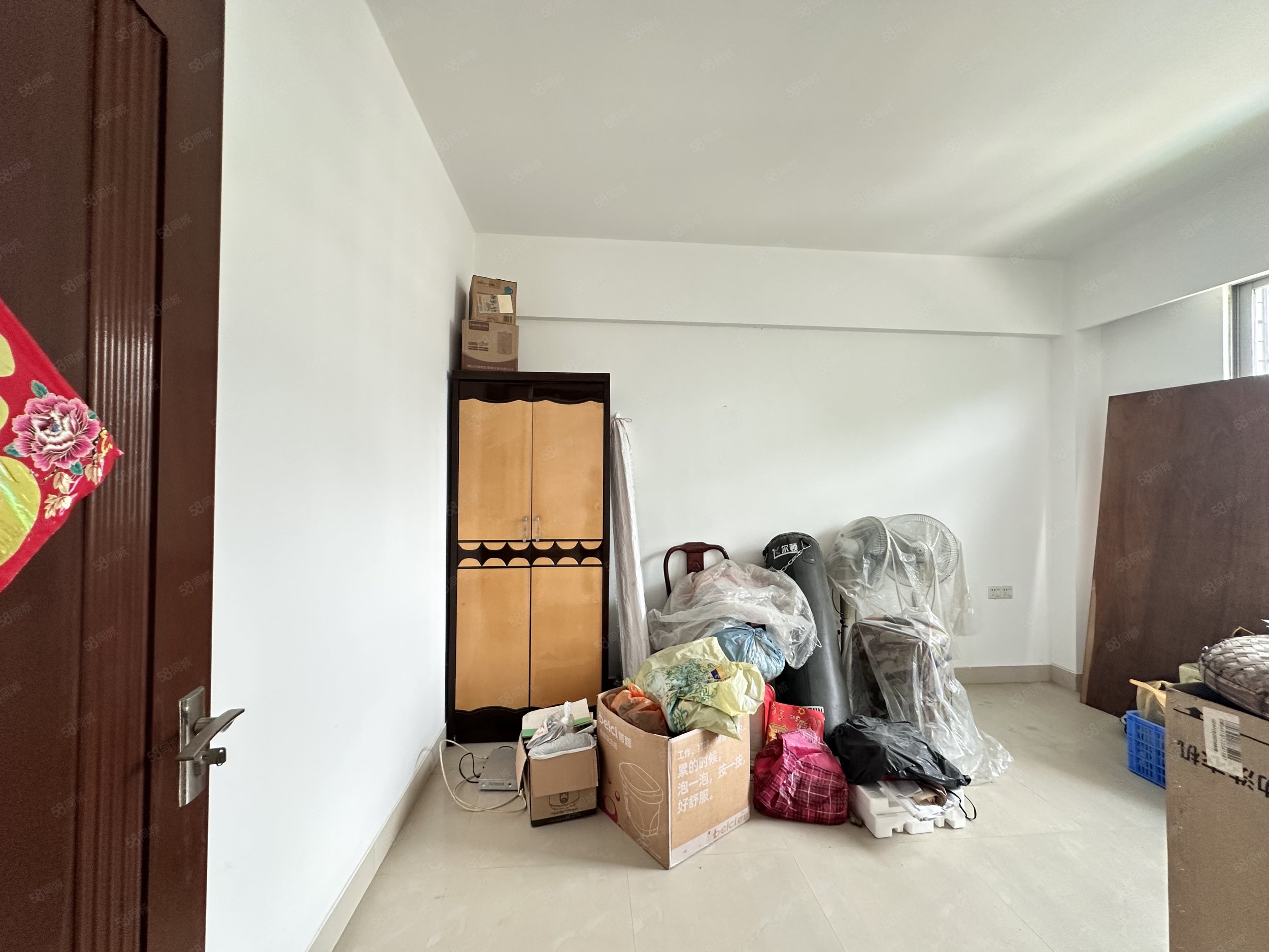 彩虹花园3室2厅2卫147㎡南北68万