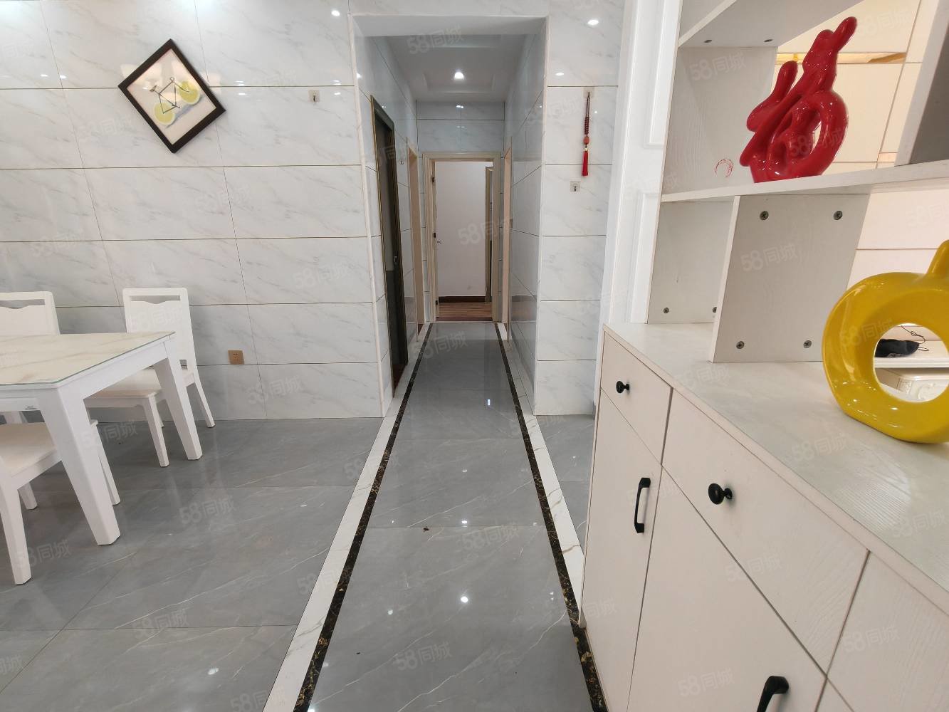 香槟国际3室2厅2卫117㎡南北48.8万