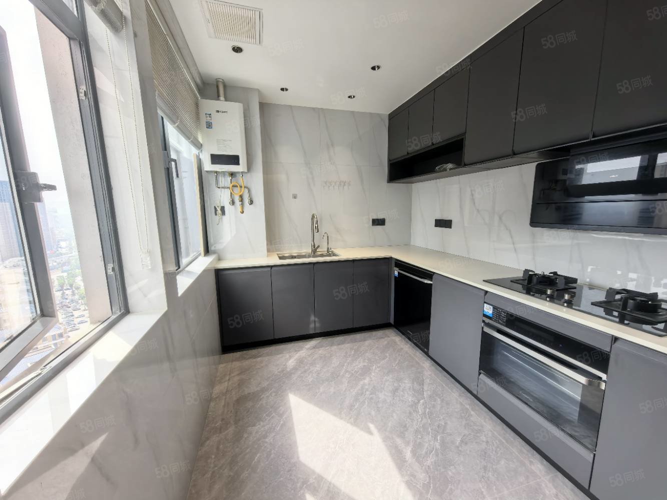 天秀湾4室2厅2卫202㎡南北258万